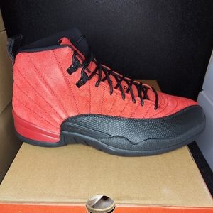 Jordan 12 Retro Reverse Flu Game Size 10 mens